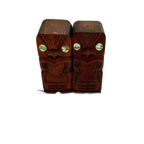 Wooden Salt & Pepper Shaker Hand Carved in Rotorua New Zealand “Used” - Picture 1 of 7